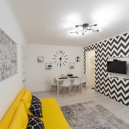 Flat 24 On Lesi Ukrainki 12 With 1 Bedroom Kiew Exterior foto
